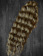 Sandy Blonde - Anna Curl